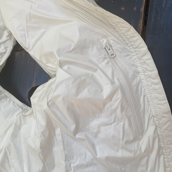 Vineyard Vines Quilted Sherpa Puffer Vest - Picture 6 of 13